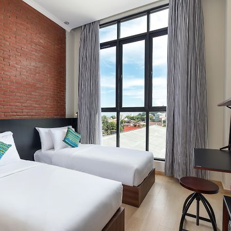 S Loft Manado Hotel Exterior foto