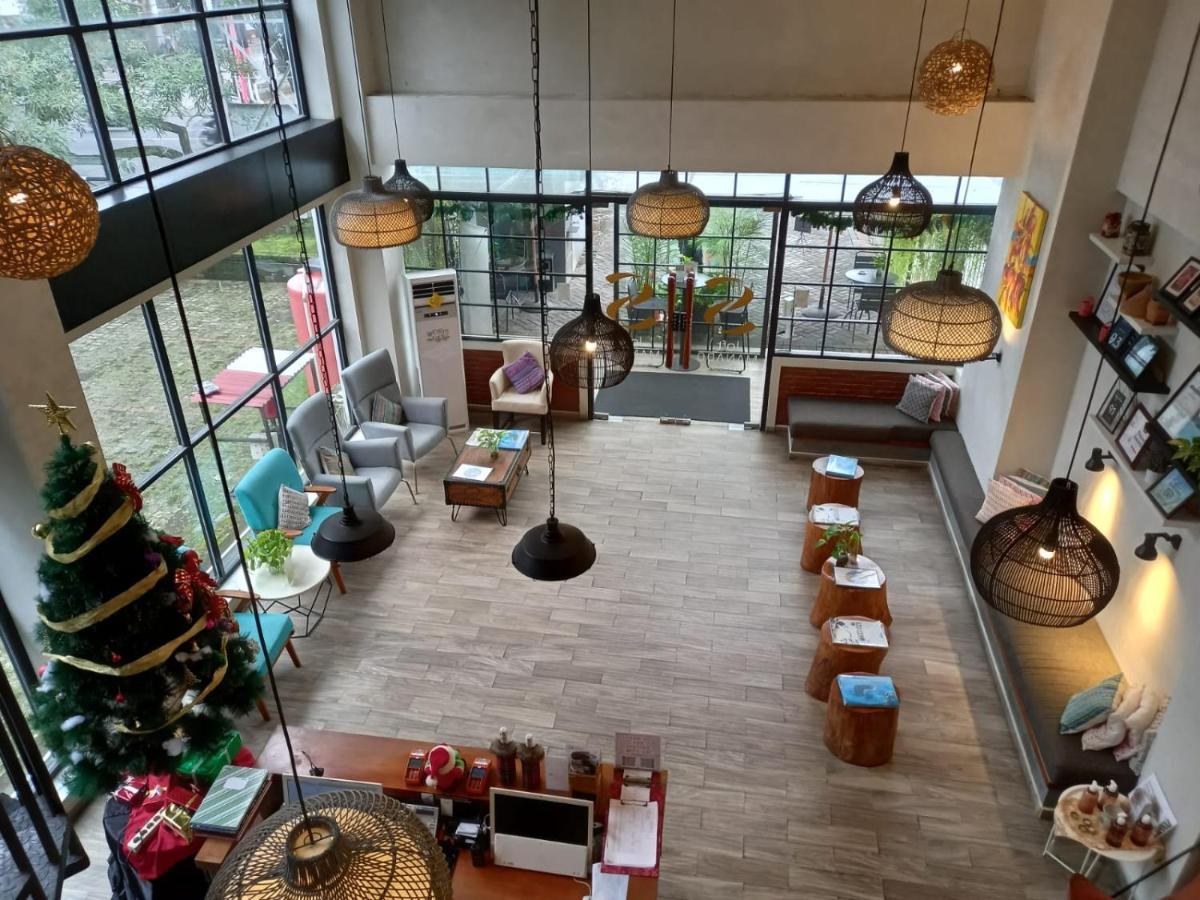 S Loft Manado Hotel Exterior foto